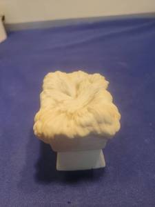 lot 5660 image: PRECIOUS MOMENTS STABLE