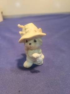 lot 5662 image: Precious Moments White Puppy Figurine