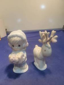 lot 5667 image: Precious Moments White Porcelain salt and pepper shakers Figurines