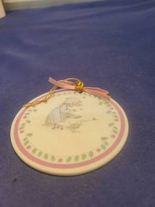 lot 5669 image: 1990 Precious Moments Christmas Ornament