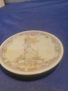 lot 5670 image: 1991 Precious Moments Name Plate - Shirley