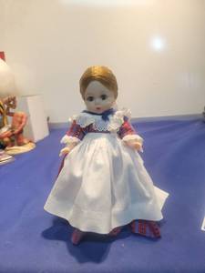 lot 5686 image: Madame Alexander Doll in Colonial Style Dress