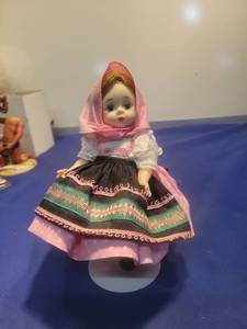 lot 5690 image: Madame Alexander International Doll - Polish Traditional Costume