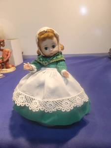 lot 5692 image: Madame Alexander Little Women Beth Doll