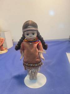 lot 5693 image: Madame Alexander Native American Doll