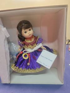 lot 5700 image: Madame Alexander Gypsy of the World Doll #28