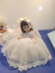 lot 5701 image: Madame Alexander Bride Doll