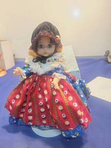 lot 5705 image: Anne of Green Gables Collectible Doll