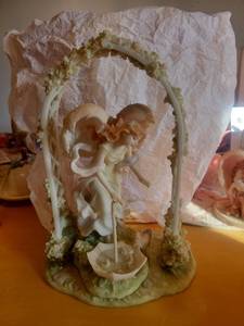 lot 5715 image: Seraphim Classics Every Cloud Has A Silver Lining Figure