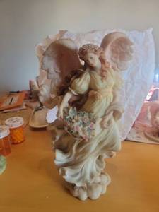 lot 5718 image: Seraphim Classics Chloe Natures Gift 1997 Limited Edition Figurine