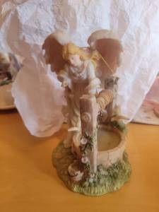 lot 5719 image: Seraphim Classics Alexandra Endless Dreams Angel Figurine