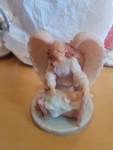 lot 5724 image: Seraphim Classics Angels to Watch Over Me Figurine