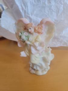 lot 5727 image: Seraphim Classics June Angel Figurine #81816