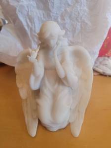 lot 5729 image: Seraphim Classics Kneeling Angel with Dove Figurine #71461