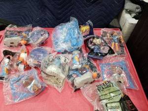 lot 3532 image: LOT OF RANDOM MCDONALDS HAPPY MEAL TOYS