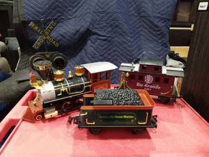 lot 3536 image: Denver & Rio Grande Western Model Train Set with Crossing Signal