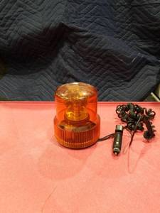 lot 3556 image: 12V Amber Emergency Rotating Beacon Light