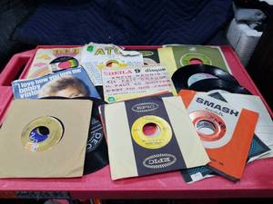 lot 3561 image: LOT OF RANDOM 45 RECORDS