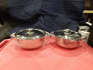 lot 3562 image: Gold Coast Clear Glass Serving Bowls with Lids