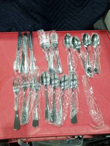 lot 3583 image: Mutnitt 20-Piece Stainless Steel Flatware Set