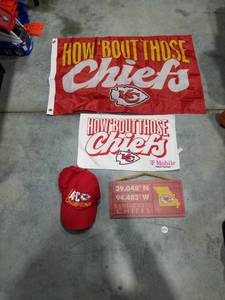 lot 3586 image: Kansas City Chiefs Fan Collection Bundle