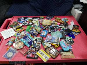 lot 3589 image: LOT OF RANDOM MAGNETS