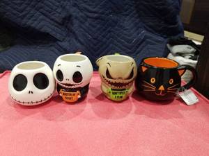 lot 3610 image: Nightmare Before Christmas Halloween Mug Collection