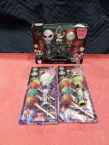 lot 3614 image: Nightmare Before Christmas Pop Ups Lollipop Set
