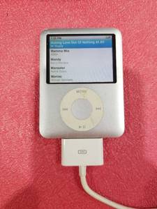 Apple iPod Nano 4GB with USB Cable
