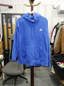 lot 3669 image: Nike Royal Blue Pullover Hoodie XL