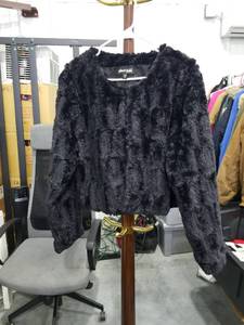 lot 3680 image: Perfect Gold Black Faux Fur Jacket XXXL