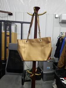 lot 3684 image: Calvin Klein Gold Chain Shoulder Bag