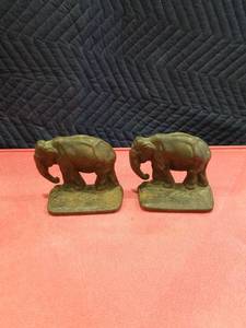 lot 3698 image: Bronze Elephant Bookends