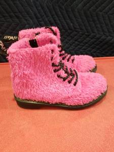 lot 3704 image: Pink Furry Combat Boots Size 1