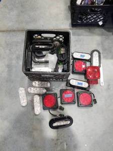 lot 3743 image: LOT OF RANDOM LIGHTS FOR VEHICLES