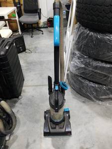 lot 3758 image: Bissell PowerForce Compact Upright Vacuum