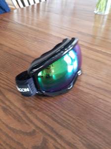 lot 122 image: Dragon Snow Goggles with Iridescent Lens