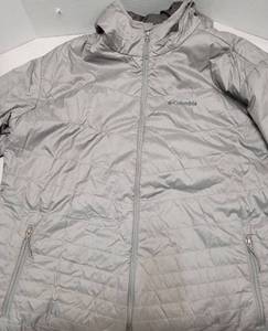 lot 852 image: Columbia Quilted Puffer Jacket 2xl tall