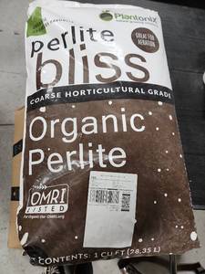 lot 17072 image: Plant Onix Organic Perlite - Coarse Grade 1 cu ft - Retail $18