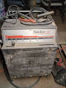 lot 2 image: Montgomery Ward Powr-Kraft 230 Arc Welder