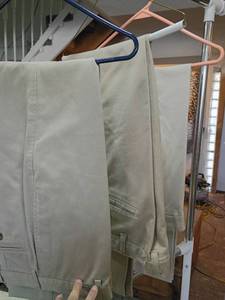 lot 10 image: Haggar Cotton Khaki Pants 33x32