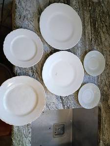 lot 15 image: 3 White Porcelain Dinner Plates 10inch2 milk glass 6 inch