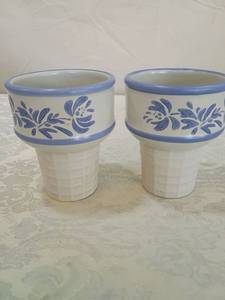 lot 30 image: Pfaltzgraff Blue Yorktowne Ice Cream Cups