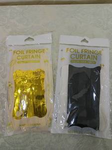 lot 34 image: Metallic Foil Fringe Curtain Party Decoration