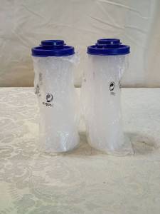 lot 62 image: Tupperware salt and pepper shakers