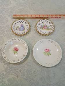 lot 82 image: Decorative China Plate Collection Set miscellaneous 4-5 inch ceramic dishes
