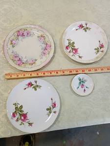 lot 83 image: Stonegate Bavaria Floral Plates Set 4 plates all misc