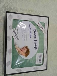 lot 104 image: Deep Sleep Toddler Bedding blanket