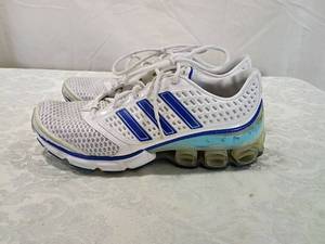 lot 115 image: New Balance Running Shoes White and Blue