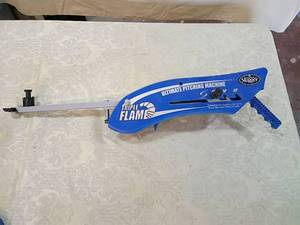 lot 122 image: Louisville Slugger Ultimate Pitching Machine Triple Flame